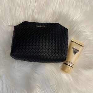 $22 or FREE w/Purchase of $100 Regular Price ONLY!! BN Guess Make up pouch set